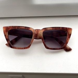 Urban outfitters Tortoise sunglasses